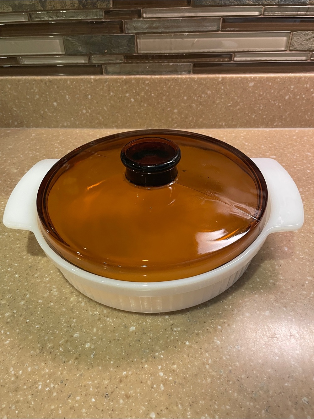 Vintage Anchor Hocking Fire King 1 Quart Casserole Milk Glass With Amber Lid
